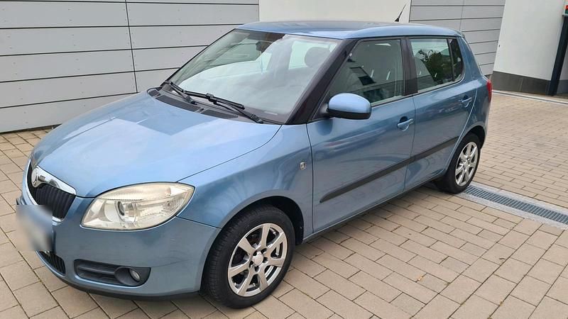Gebraucht Skoda Fabia 60 PS (44 kW) 2008 Blau Kleinwagen