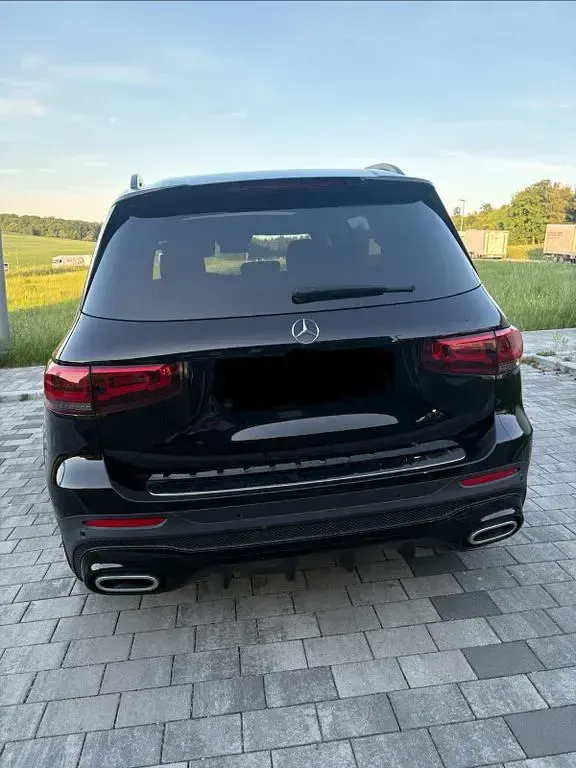 Gebraucht Mercedes GLB200 AMG line 163 PS (119 kW) 2021 Schwarz SUV
