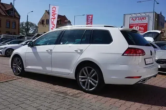 Gebraucht VW Golf VII Highline 150 PS (110 kW) 2019 Weiß Kombi