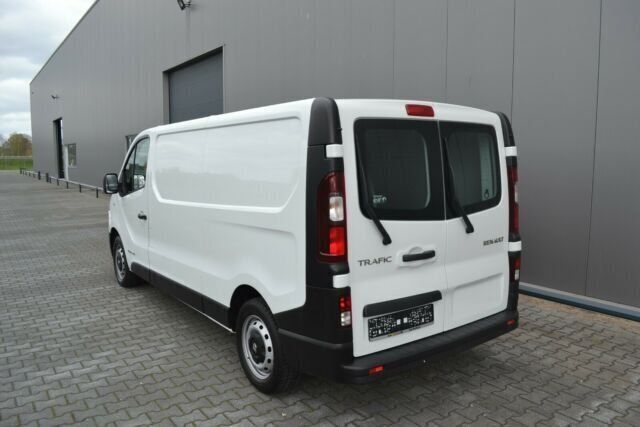 Gebraucht Renault Trafic Komfort 120 PS (88 kW) 2015 Weiß Van / Kleinbus
