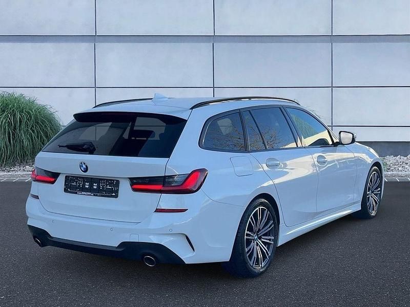 Gebraucht BMW 318 M Sport 150 PS (110 kW) 2022 Alpinweiß uni Kombi