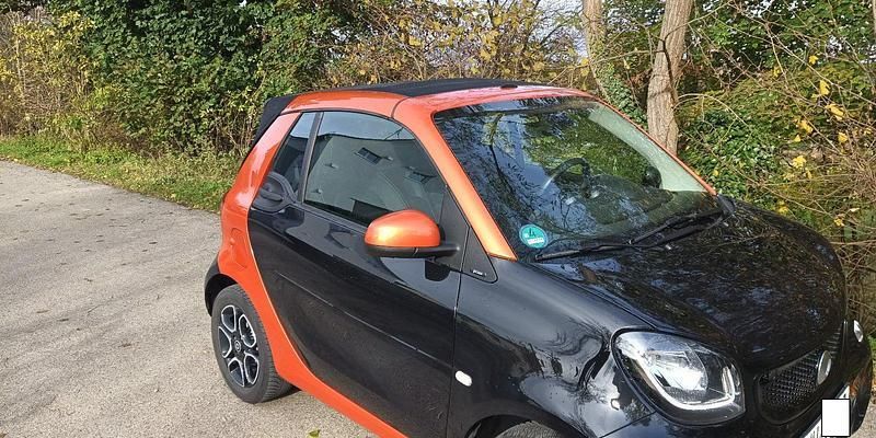 Schwarz Gebraucht 2019 Smart ForTwo Cabrio Cabrio | 17.850 € (Fairer Preis) - Bild 1/4