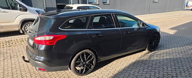Gebraucht Ford Focus Titanium 140 PS (102 kW) 2012 Schwarz Kombi