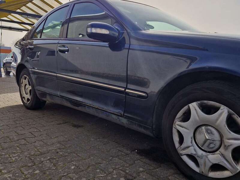 Gebraucht 2002 Mercedes C200 Elegance Limousine | 1.900 € (Fairer Preis) - Bild 1/4