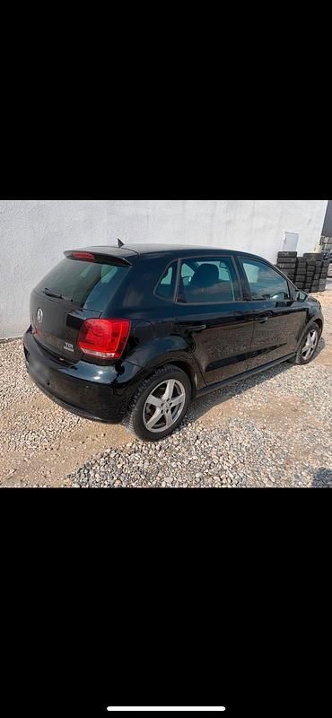 Second-hand VW Polo 90 CP (66 kW) 2011 Negru Hatchback