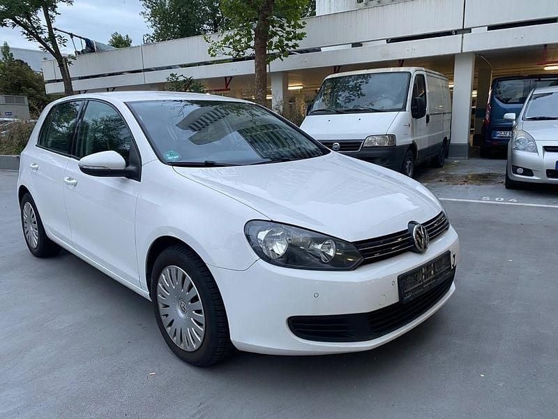 Weiß Gebraucht 2009 VW Golf VI Limousine | 3.300 € (Fairer Preis) - Bild 1/4