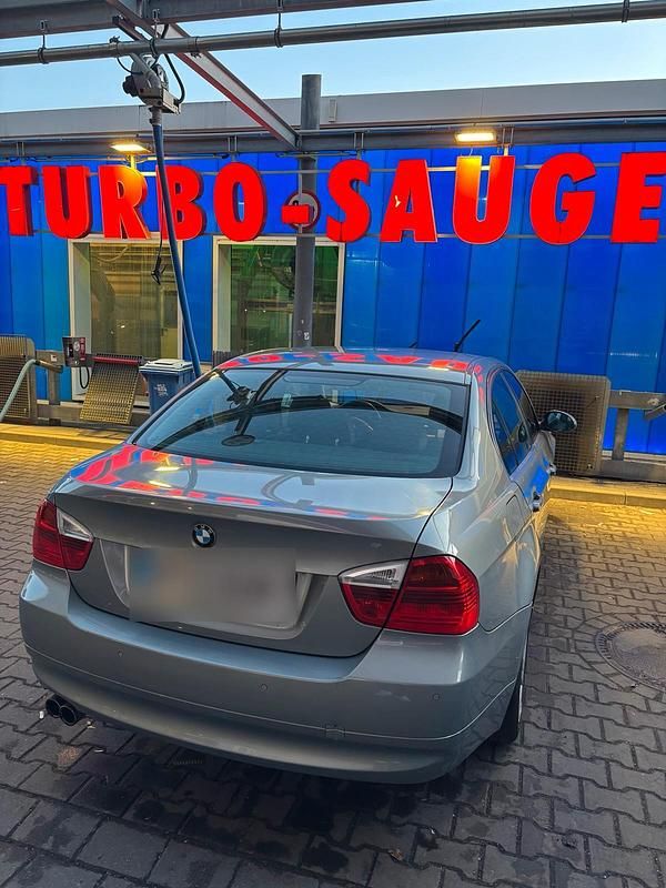 Gebraucht BMW 325 218 PS (160 kW) 2005 Grau Limousine