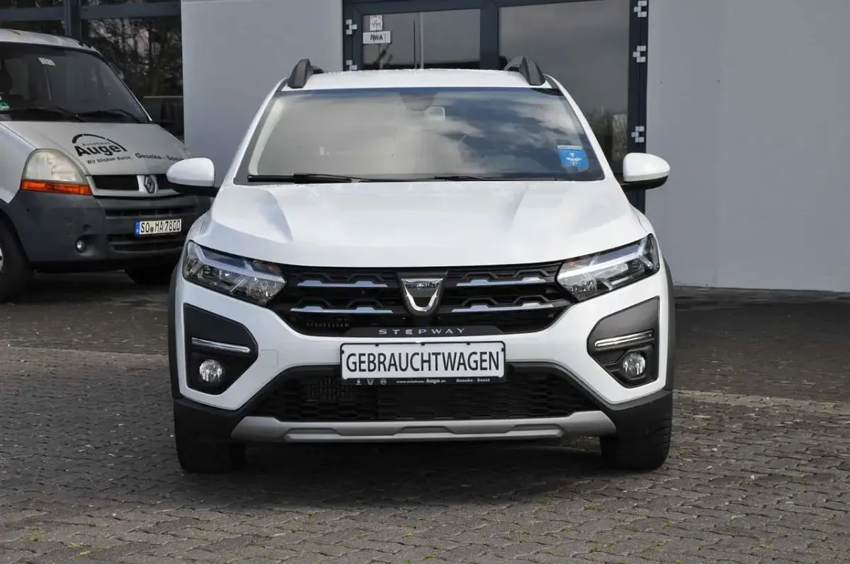 Gebraucht Dacia Sandero Comfort 99 PS (72 kW) 2021 Arktisweiß Limousine