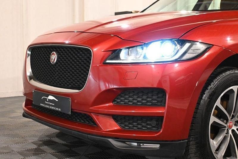 Gebraucht Jaguar F-Pace R-Sport 179 PS (131 kW) 2017 Rot SUV