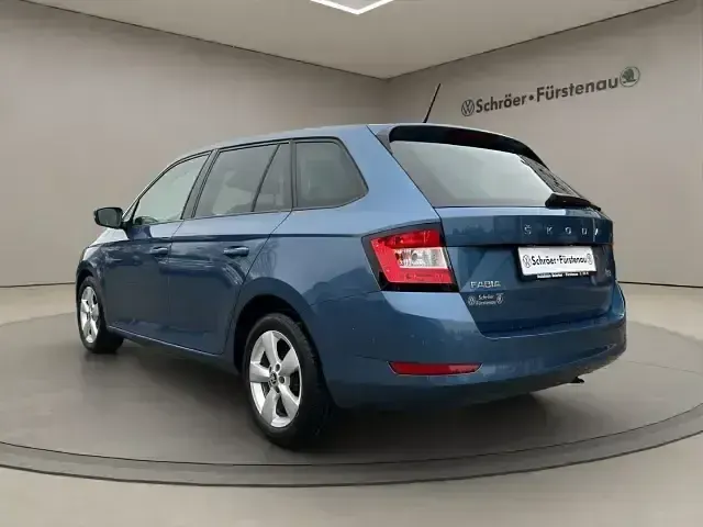 Gebraucht Skoda Fabia 60 PS (44 kW) 2021 Blau Kleinwagen