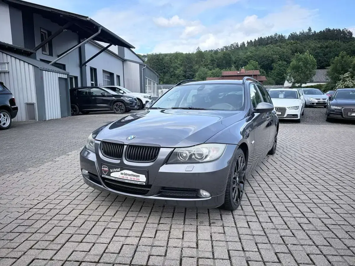 Gebraucht BMW 320 170 PS (125 kW) 2008 Sparkling graphite metallic Kombi