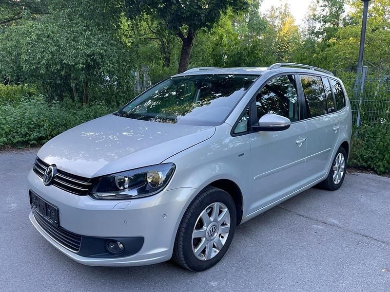 Silber Gebraucht 2013 VW Touran Van / Kleinbus | 7.490 € (Guter Preis) - Bild 1/4