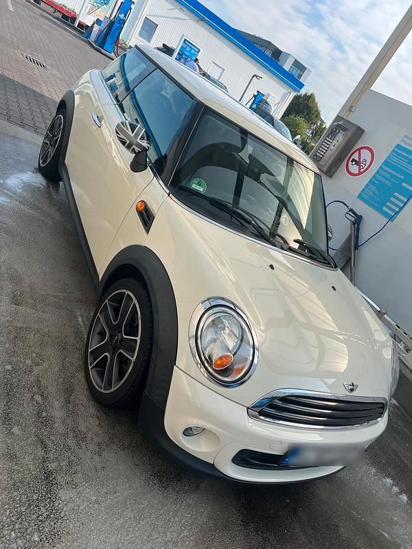 Beige Gebraucht 2014 Mini ONE Kleinwagen | 6.200 € (Teuer) - Bild 1/4