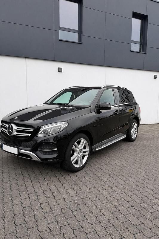 Gebraucht Mercedes GLE250 204 PS (150 kW) 2016 Schwarz SUV