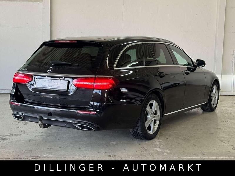 Gebraucht Mercedes E220 194 PS (142 kW) 2019 Obsidianschwarz  metalliclack Kombi