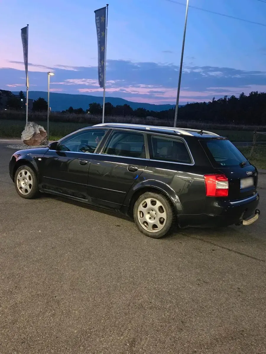 Gebraucht Audi A4 130 PS (95 kW) 2005 Schwarz Kombi
