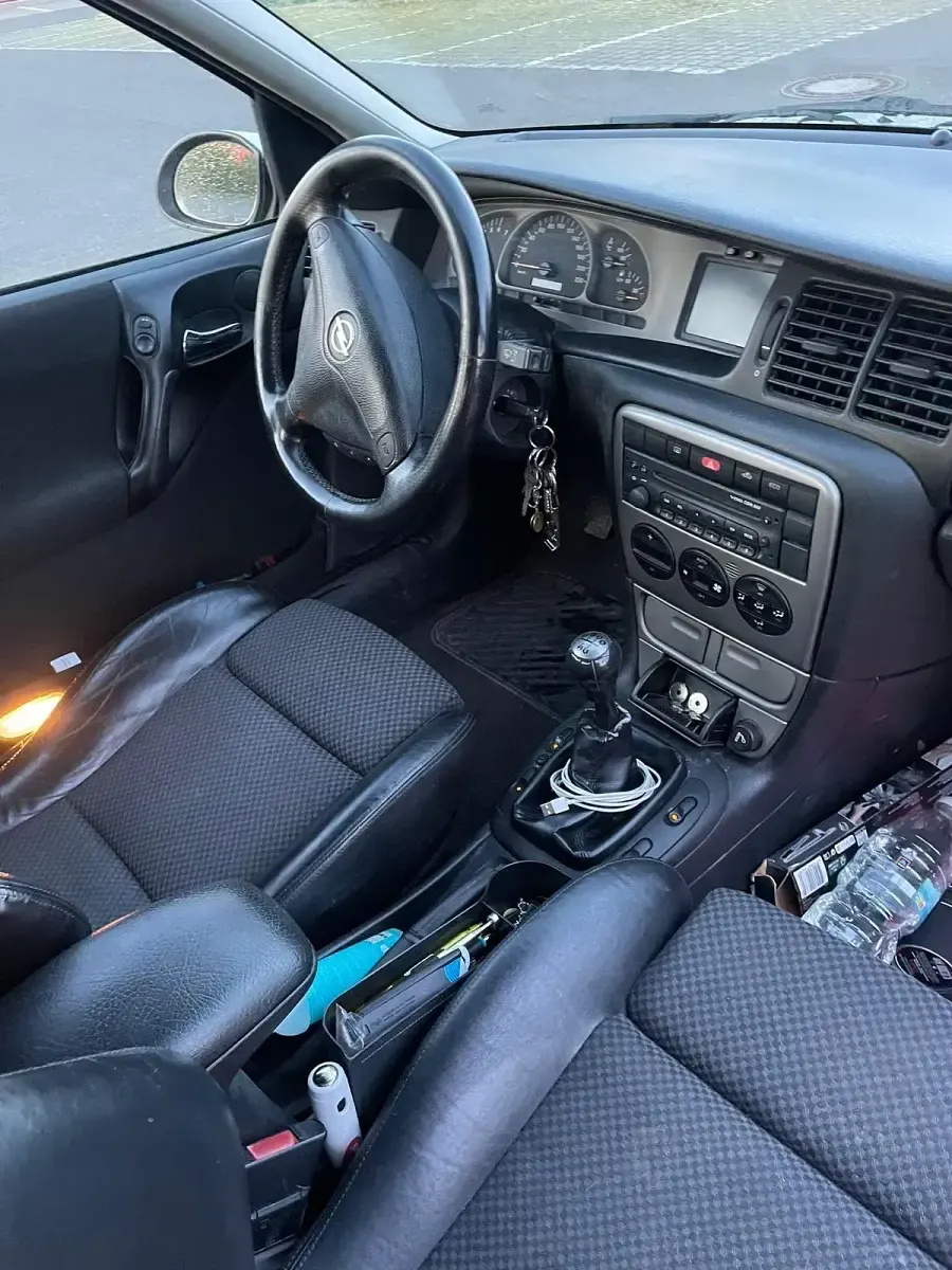 Usata Opel Vectra 125 CV (91 kW) 2001 Argento Berlina