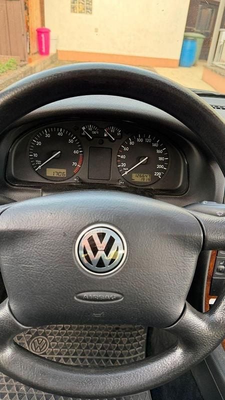 Second-hand VW Passat 101 CP (74 kW) 1997 Argintiu Berlinǎ