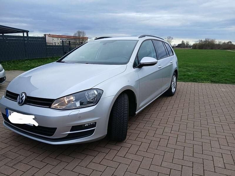 Gebraucht VW Golf VII LOUNGE 110 PS (80 kW) 2015 Limousine