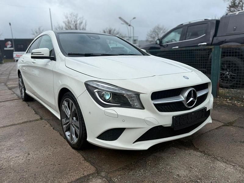 Gebraucht Mercedes CLA200 136 PS (100 kW) 2015 Weiß Limousine