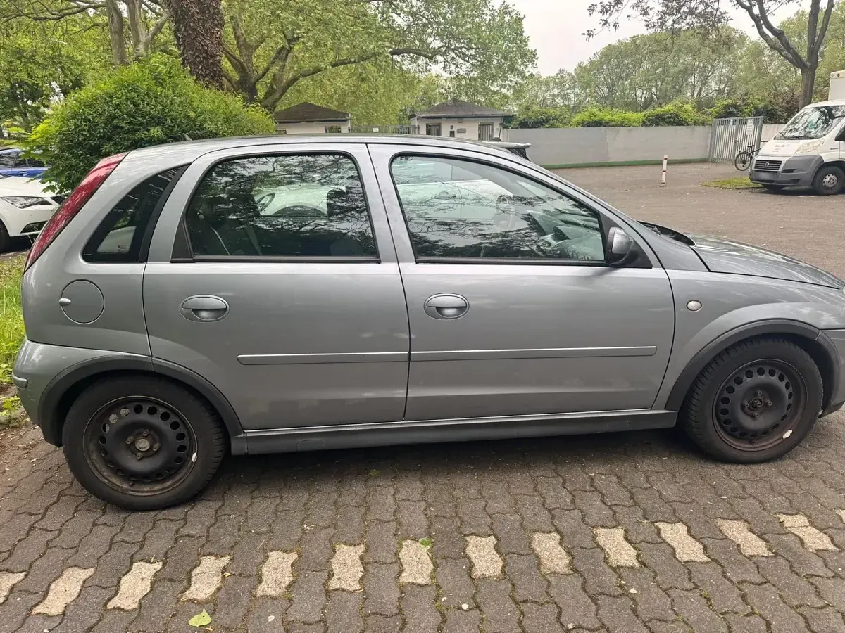 Gebraucht Opel Corsa 85 PS (62 kW) 2006 Silber Kleinwagen