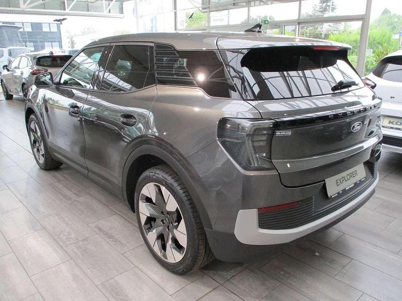 Neu Ford Explorer Premium 250 kW (340 PS) 2025 Magneticgrau (metallic) SUV