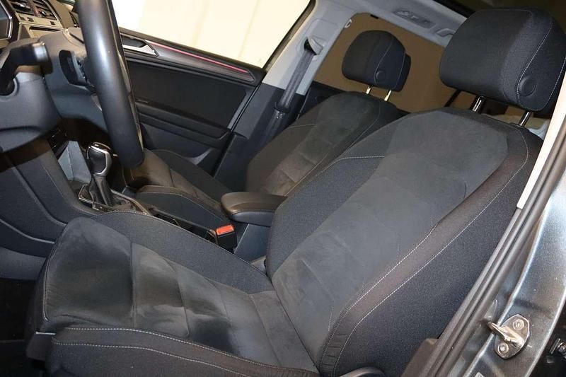 Gebraucht VW Tiguan Allspace 200 PS (147 kW) 2023 Platinum grey metallic SUV