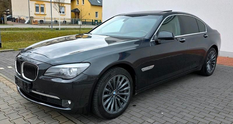 Gebraucht BMW 730 245 PS (180 kW) 2009 Grau Limousine