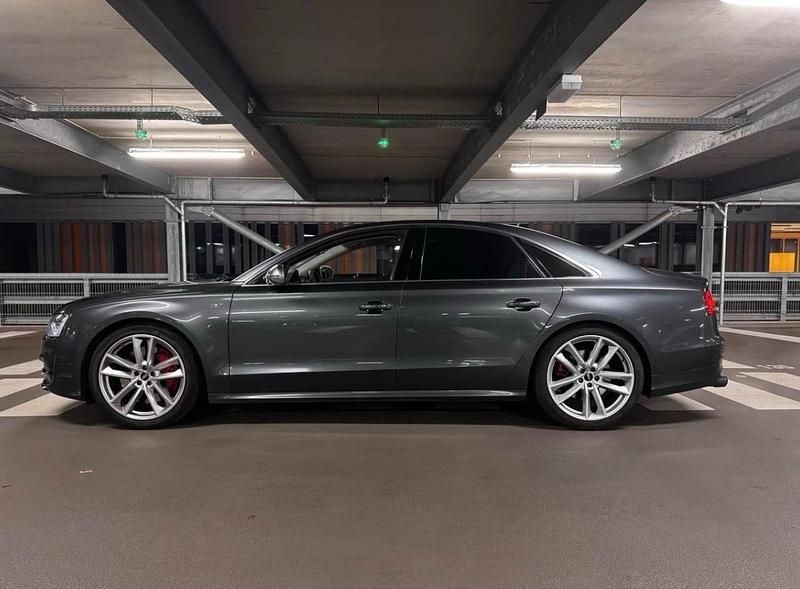 Gebraucht Audi S8 520 PS (382 kW) 2013 Silber Limousine