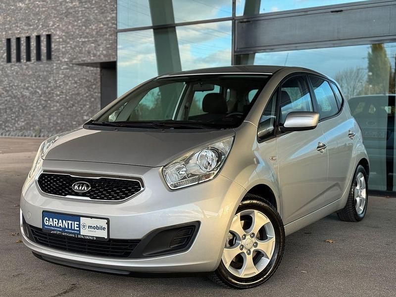 Silber Gebraucht 2011 Kia Venga Edition 7 Kleinwagen | 10.399 € (Etwas zu teuer) - Bild 1/4