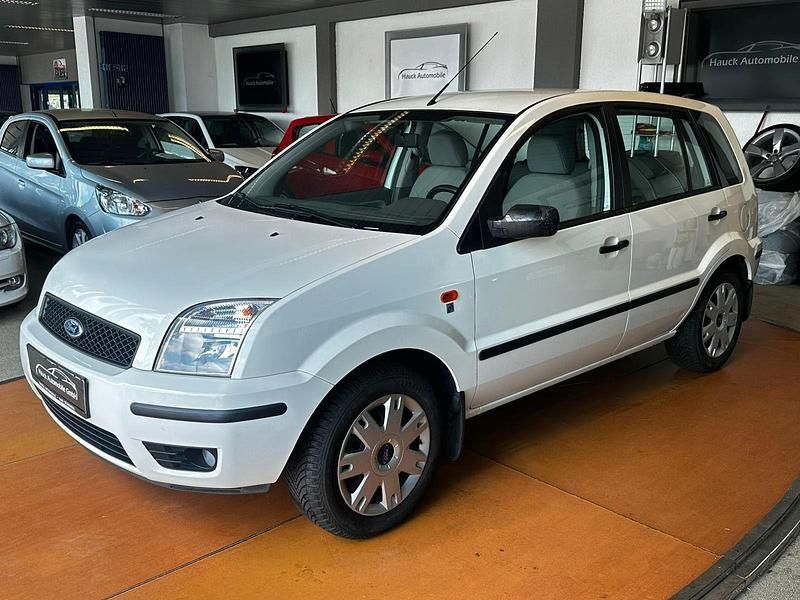 Weiß Gebraucht 2004 Ford Fusion Trend Limousine | 5.190 € (Etwas zu teuer) - Bild 1/3