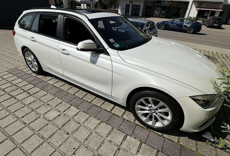 Gebraucht BMW 320 Advantage 190 PS (139 kW) 2019 Weiß Kombi