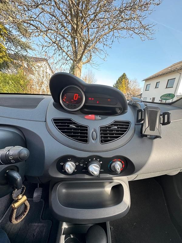 Gebraucht Renault Twingo Expression 75 PS (55 kW) 2011 Weiß Kleinwagen