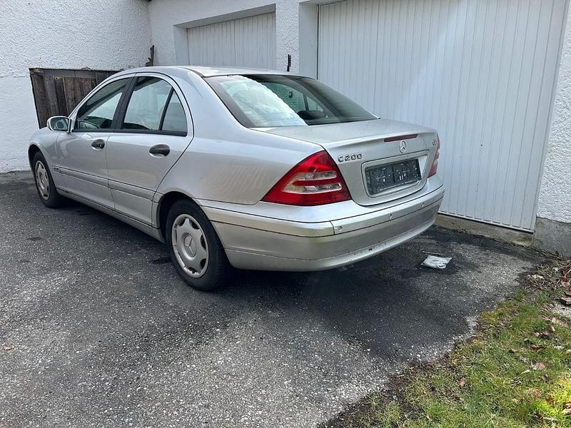 Gebraucht Mercedes C200 122 PS (89 kW) 2004 Silber Limousine