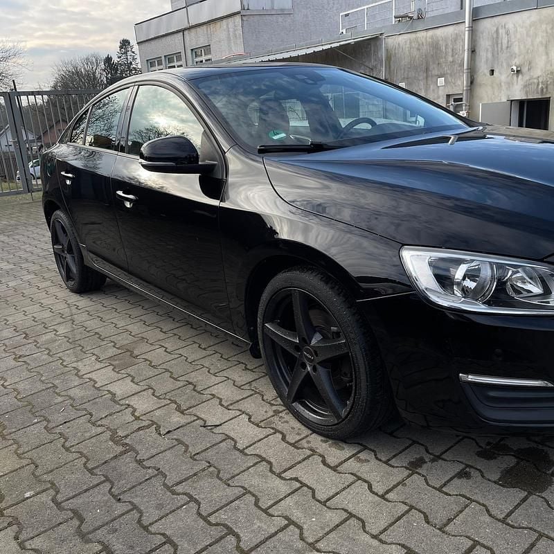 Gebraucht Volvo S60 150 PS (110 kW) 2015 Schwarz Limousine