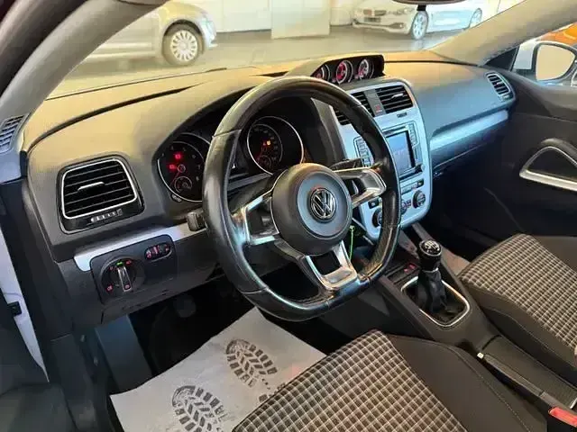 Gebraucht VW Scirocco 270 PS (198 kW) 2015 Weiß Coupé