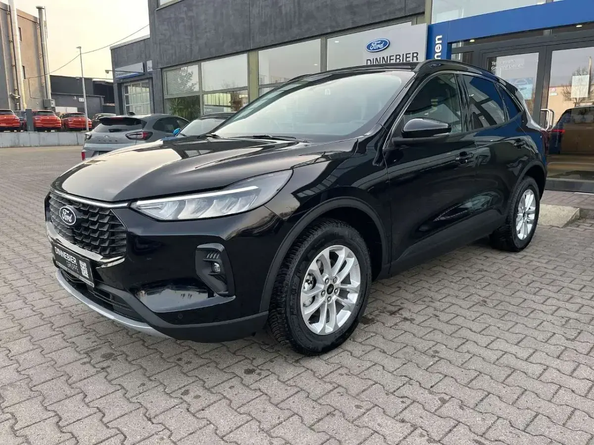 Neu Ford Kuga Titanium 150 PS (110 kW) 2026 Schwarz (metallic) SUV