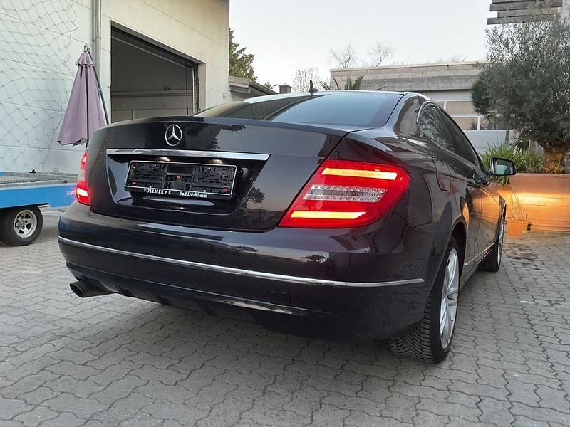 Gebraucht Mercedes C200 184 PS (135 kW) 2014 Schwarz Coupé