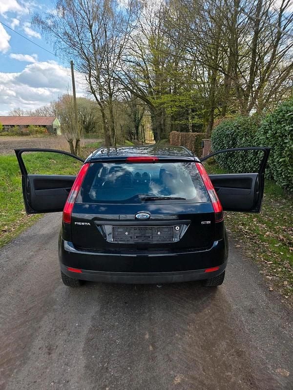 Usado Ford Fiesta 70 HP (51 kW) 2005 Citadino