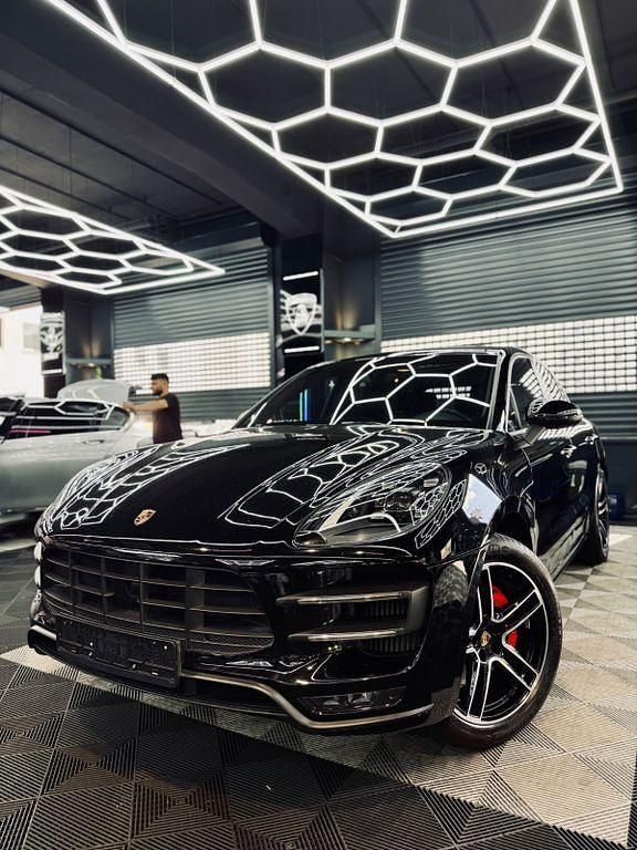 Schwarz Gebraucht 2017 Porsche Macan Turbo SUV | 44.900 € (Fairer Preis) - Bild 1/4