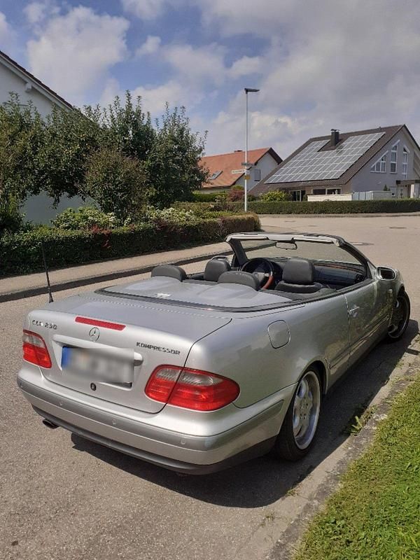 Silber Gebraucht 1999 Mercedes CLK230 Cabrio | 3.500 € (Superpreis) - Bild 1/4