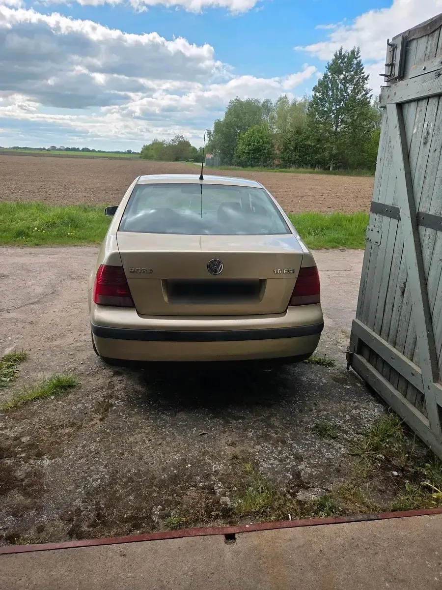 Gebraucht VW Bora 110 PS (80 kW) 2002 Gold Limousine