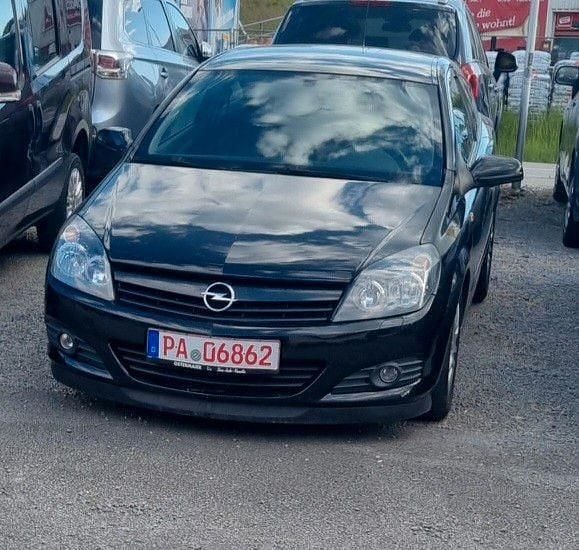 Schwarz Gebraucht 2006 Opel Astra GTC Limousine | 800 € (Superpreis) - Bild 1/3