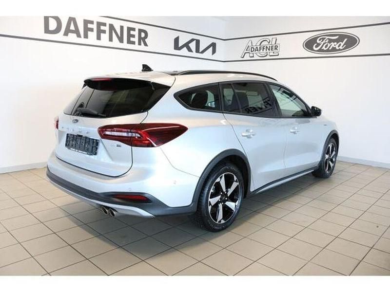 Gebraucht Ford Focus Active X 155 PS (114 kW) 2023 Polarsilber metallic Kombi