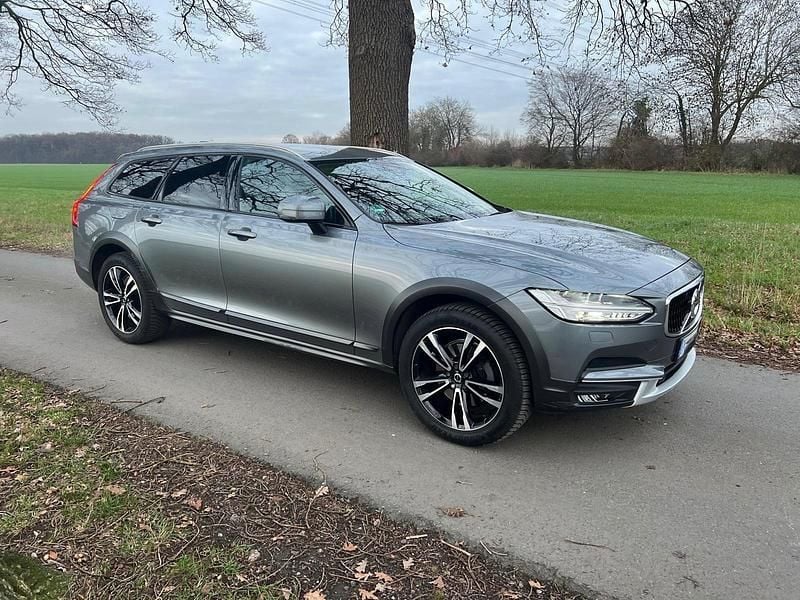 Gebraucht Volvo V90 CC 190 PS (139 kW) 2019 Grau Kombi
