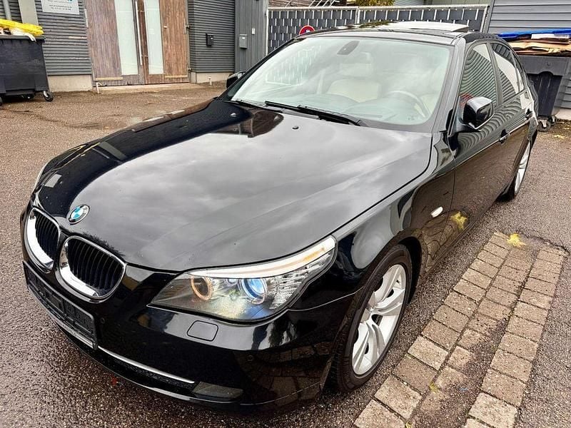 Schwarz Gebraucht 2009 BMW 520 Lifestyle Limousine | 6.950 € (Fairer Preis) - Bild 1/4