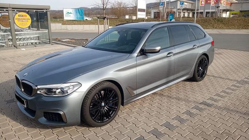 Gebraucht BMW M550 Performance 400 PS (294 kW) 2018 Grau Limousine