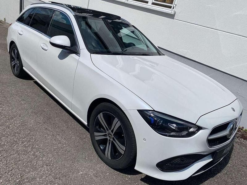 Opalithweiss metalliclack Gebraucht 2022 Mercedes C220 Avantgarde Kombi | 28.700 € (Fairer Preis) - Bild 1/4