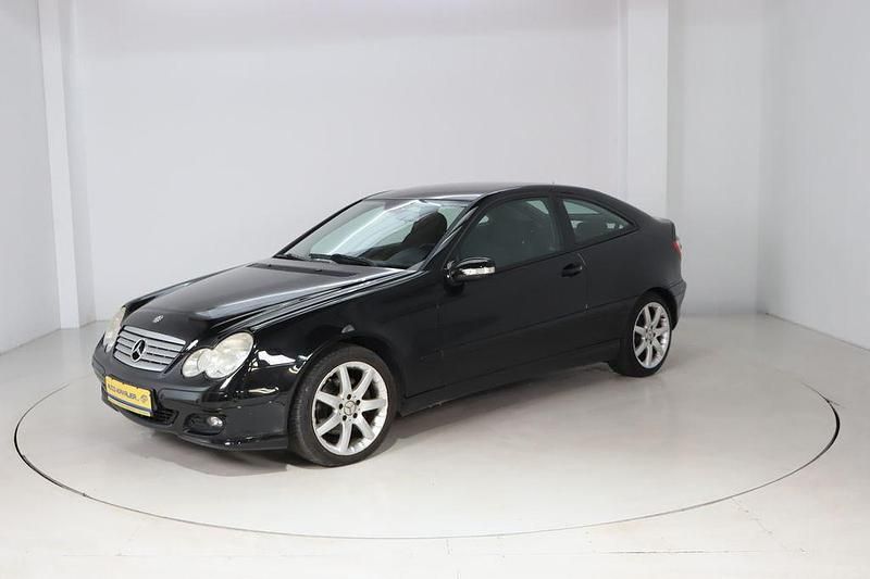 Schwarz Gebraucht 2007 Mercedes C230 Coupé | 6.780 € (Etwas zu teuer) - Bild 1/4