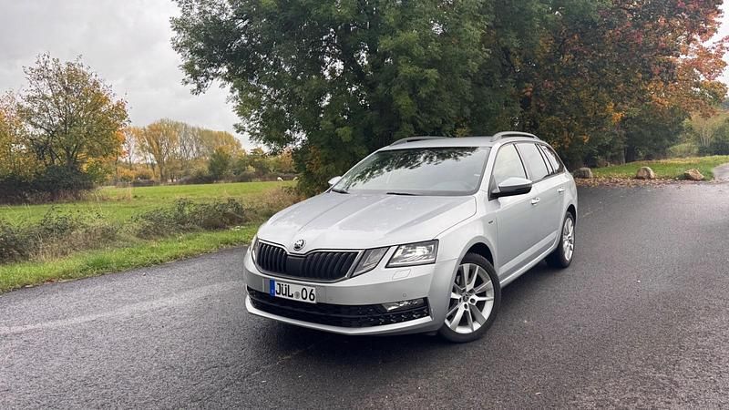 Silber Gebraucht 2017 Skoda Octavia Drive Kombi | 11.900 € (Guter Preis) - Bild 1/4